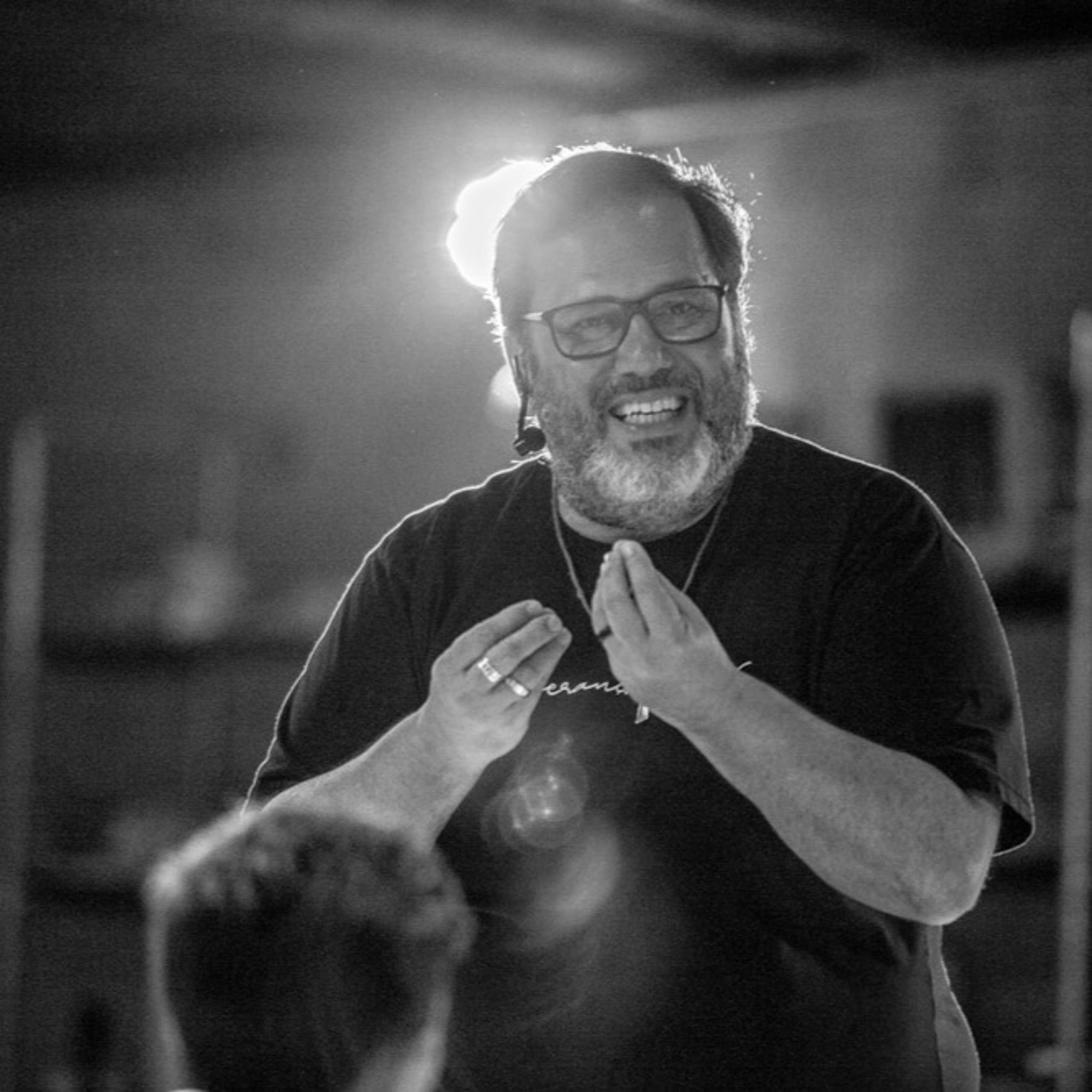 A mesa dos diferentes  | Levi Araújo
