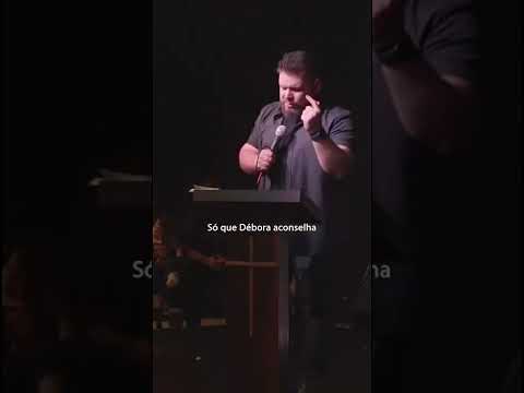 Ela é a primeira mulher a estar apontando para Cristo