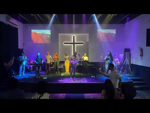 Noite de Domingo, 30/10/2022 em Jardim da Luz – Rua do Petróleo 20 – CG – Rio de Janeiro – RJ.