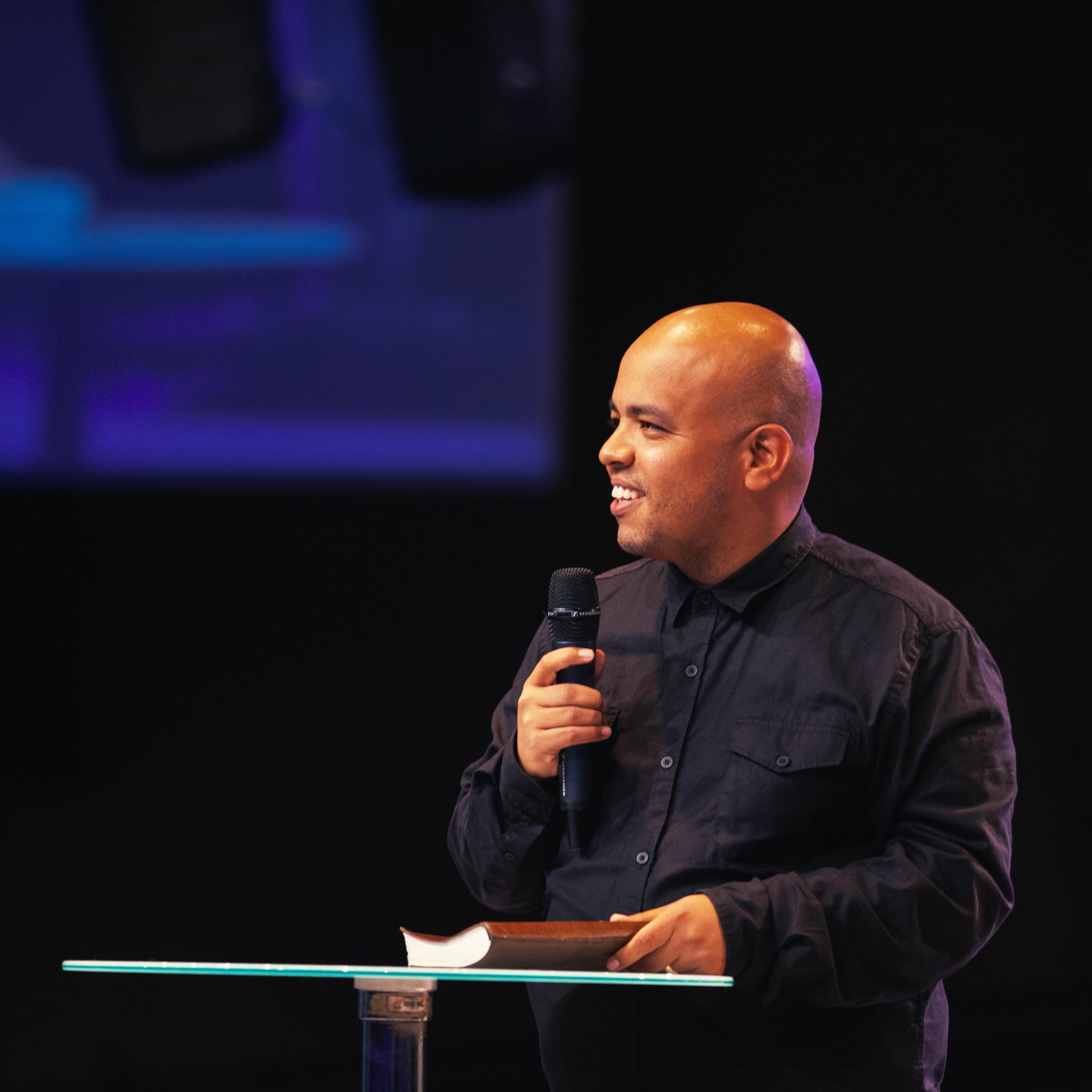 Uma igreja que aquece e ilumina | Thiago Grulha