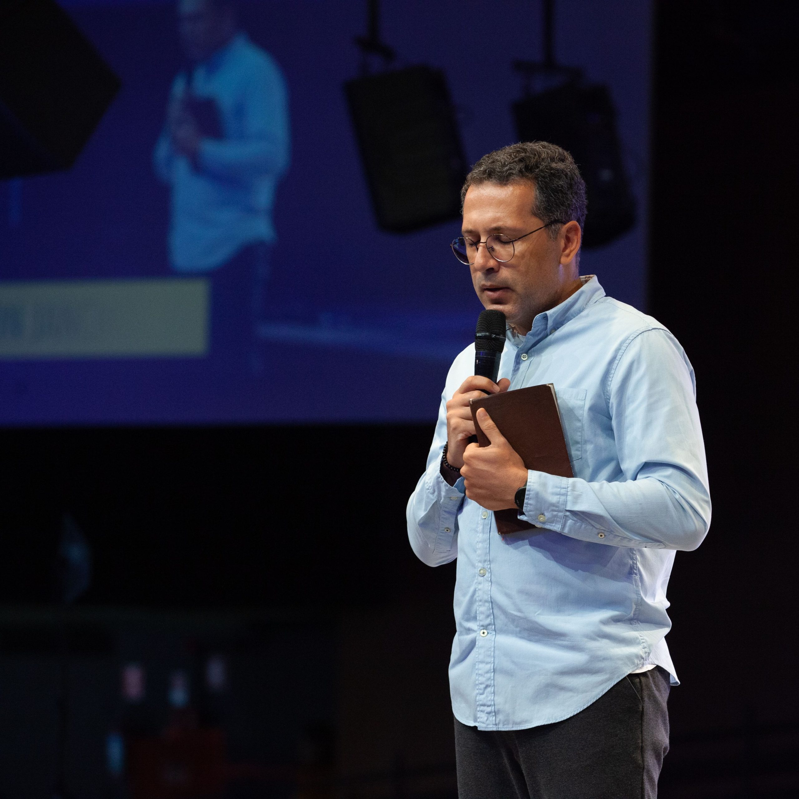 De mesa em mesa | Robinson Jacintho
